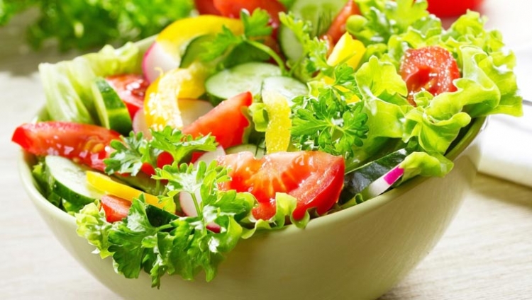 Salad trộn dầu giấm