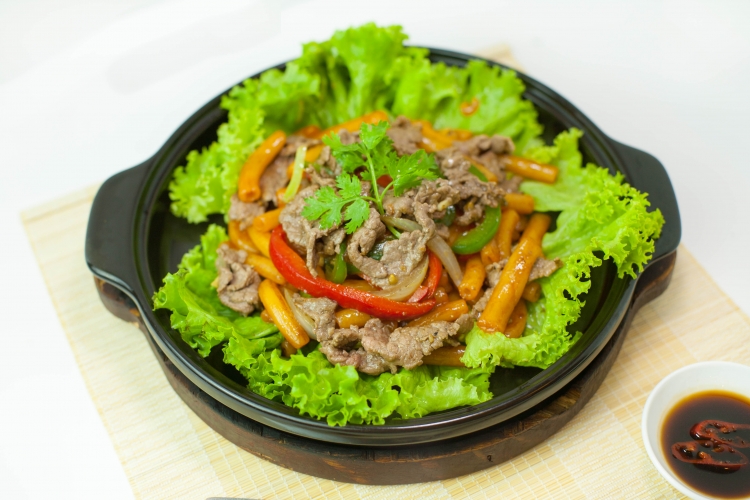 Nui Xào Bò