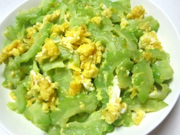 Khỏ qua xào trứng